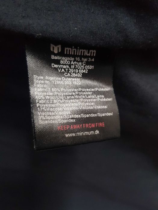 Дамско зимно яке- дълго с качулка. Размер 36