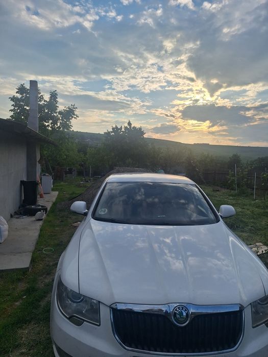 SKODA Superb 2011 — imagine 2