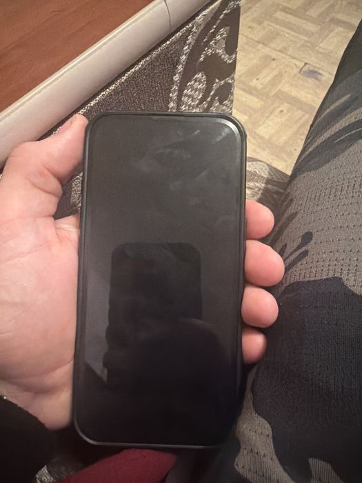 Продам айфон 16 на 128 гб