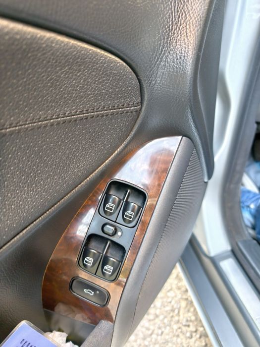 Mercedes C 200 Kompressor 163 к.с. | Газ/Бензин | Кожа | GPS | Парктроник | 2 комплекта гуми