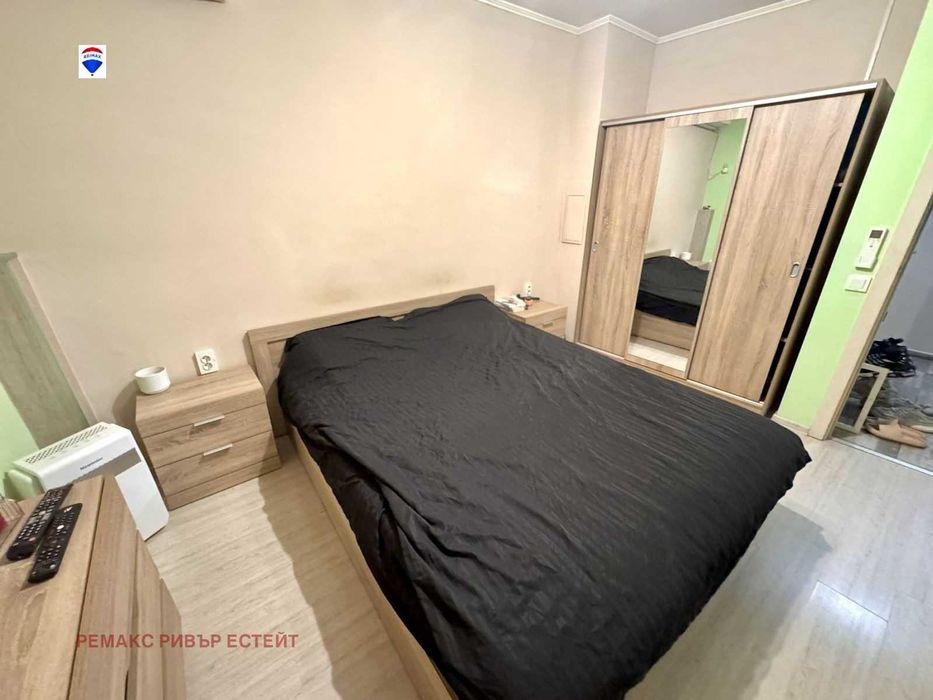 Двустаен апартамент в кв. Родина 1