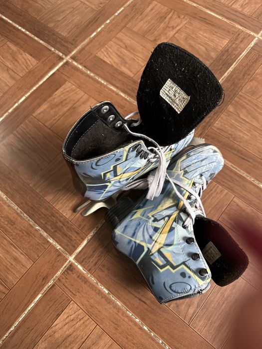 Продам коньки 36 размер