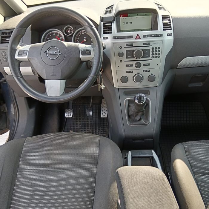 Dezmembrez  Opel Zafira 2010 Monovolum Gri