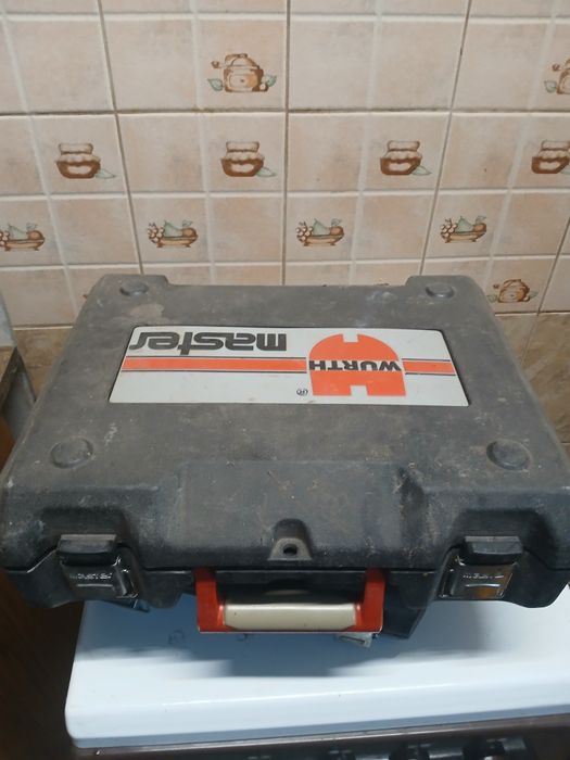 Geantă de scule din piele si autofiletante