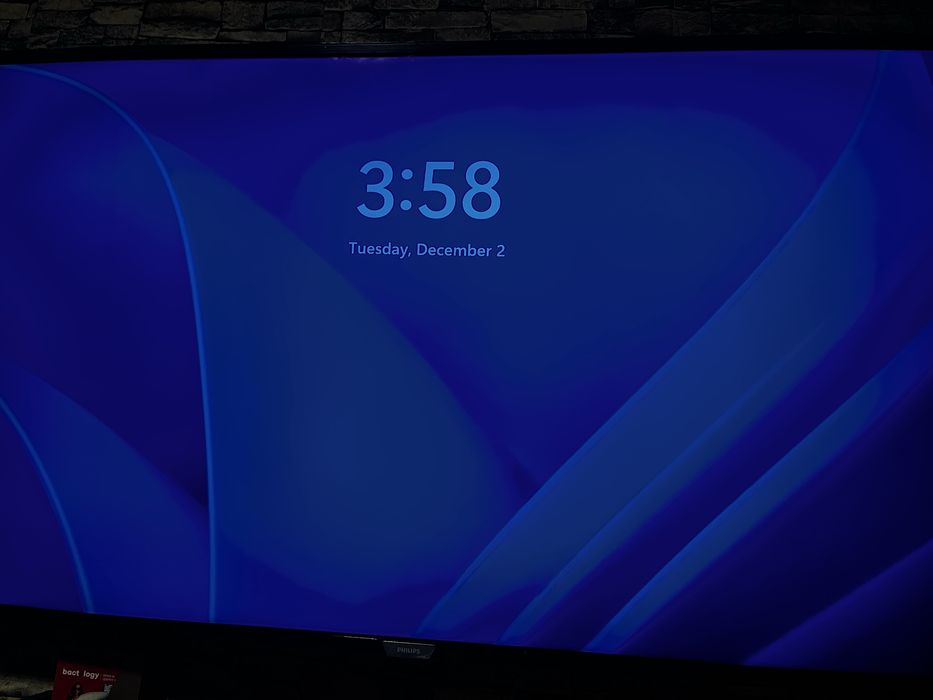 Продавам настолен компютър – Отличен за работа и игри + Windows 11 Pro