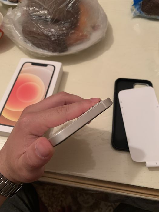 iPhone 12   белый    256гб