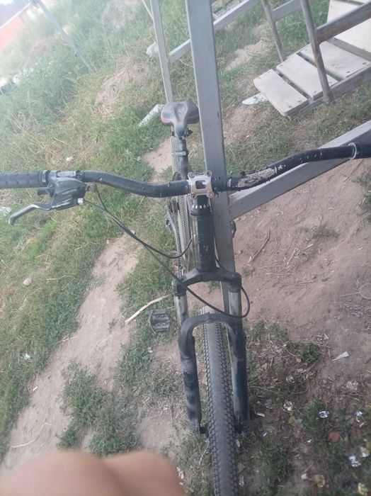Продаю черный велисопед