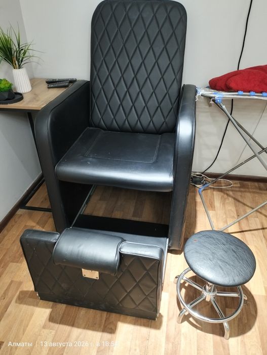 Кресло маникюрное