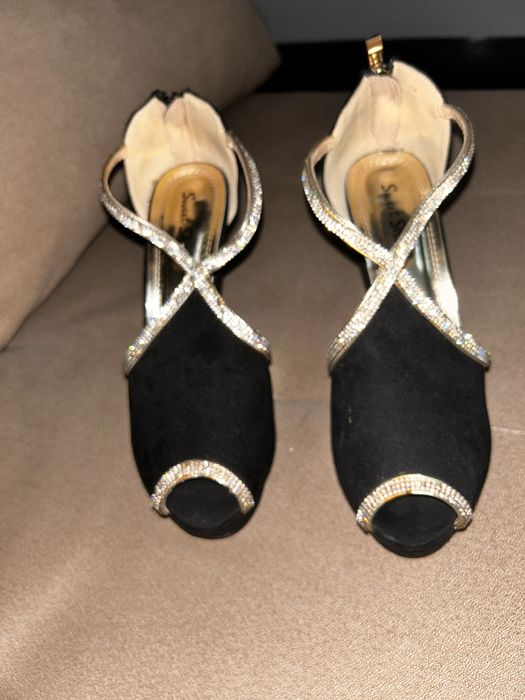 Pantofi eleganti