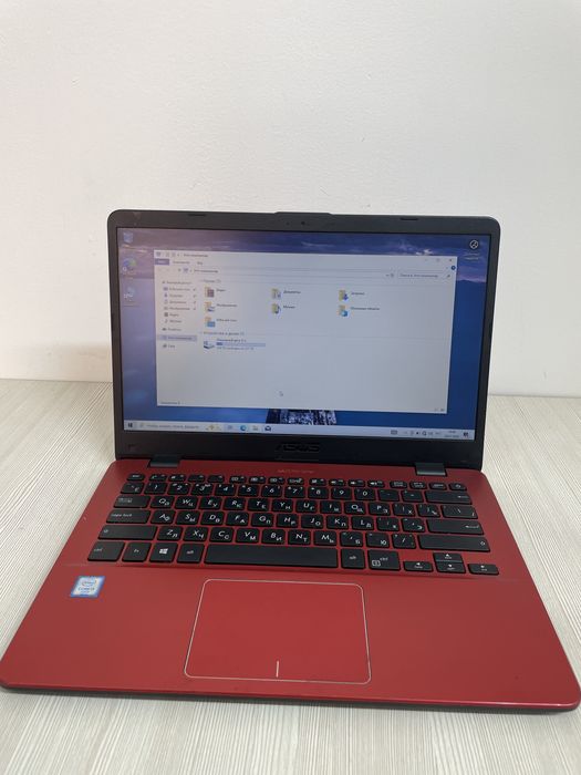 Ноутбук Asus i3-6006U