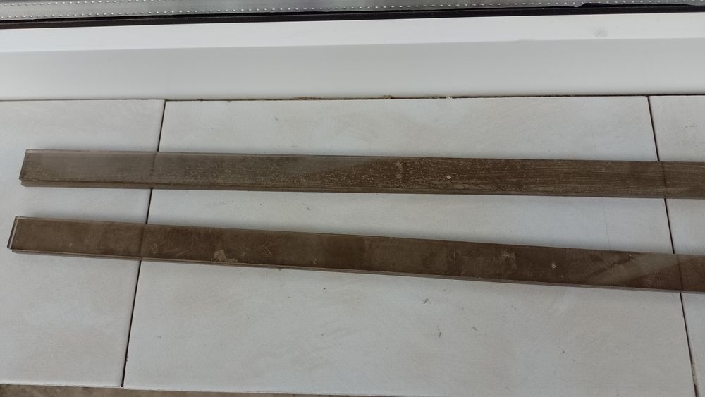 Geam îngust pentru mozaic