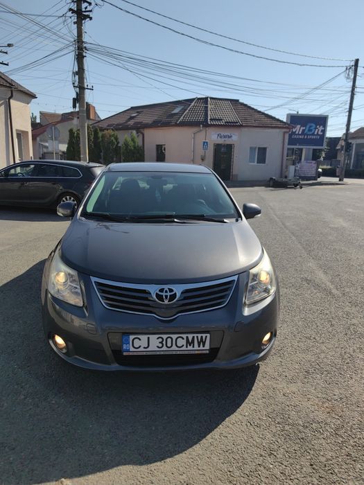 Vând Toyota Avensis T27 sedan 2.0  D-4D
