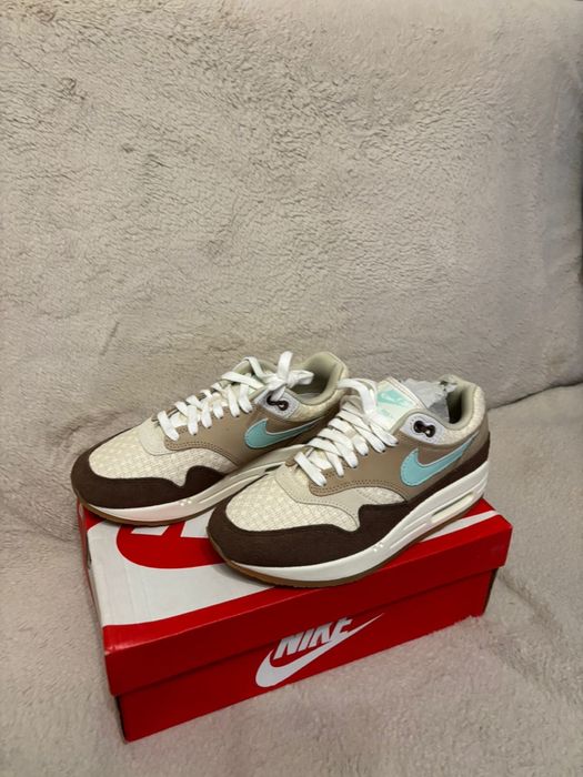 Продам новые Nike Air Max