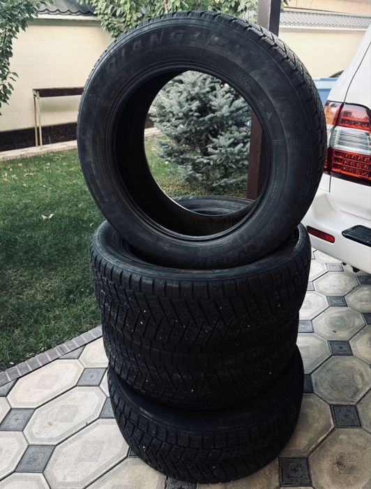 Комплект зимних шин Triangle   275/55/R20
