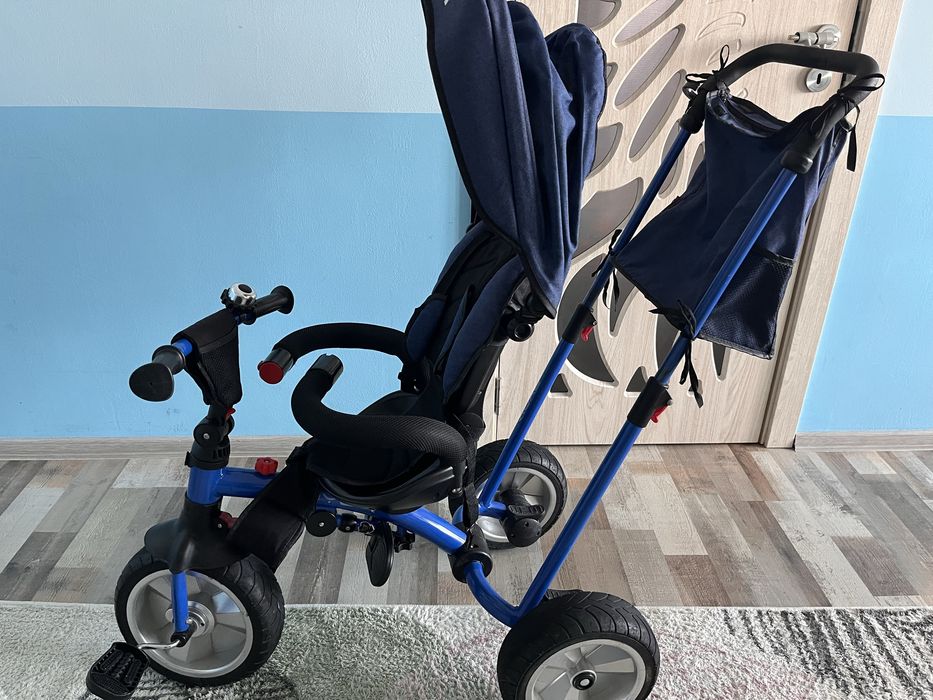 Детска Триколка - сгъваема, с въртяща седалка , запазена