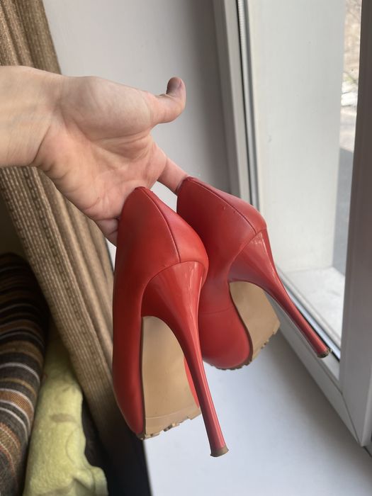 Туфли на каблуке