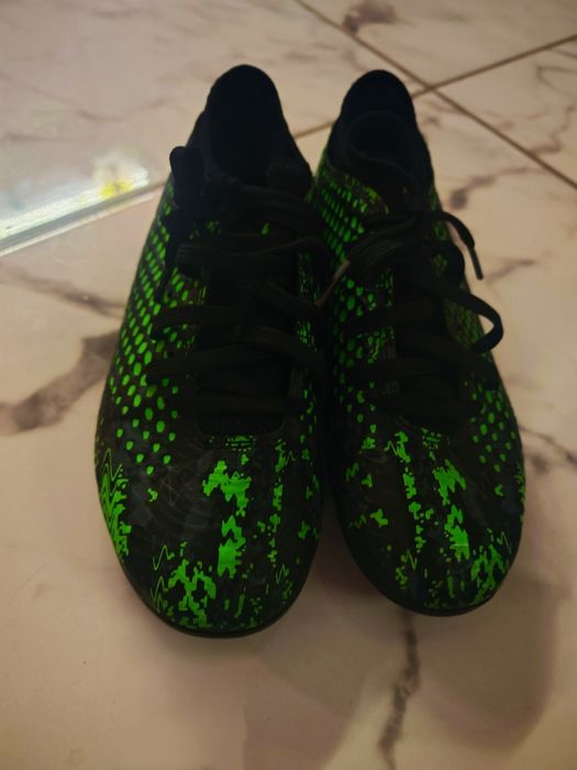 Футболни бутонки