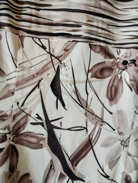 Елегантен дамски костюм от две части - рокля и сако