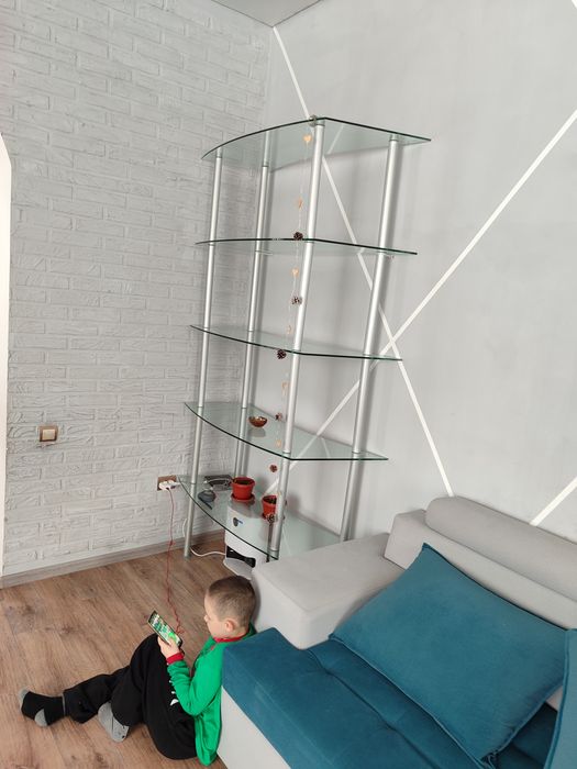 Прода стеклянный шкаф полочка