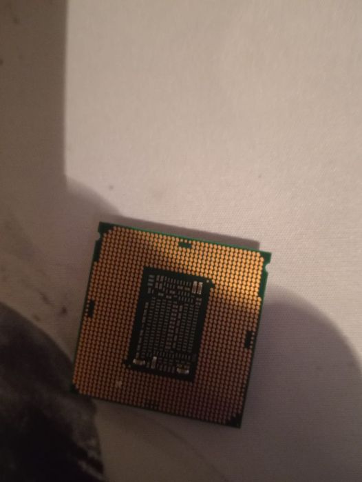 Продаю процессор Intel Core i5-9400F.