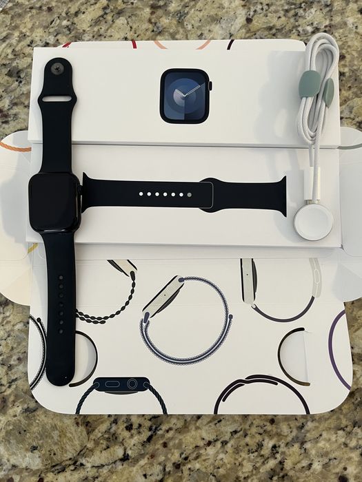 Apple Watch  9  45 mm