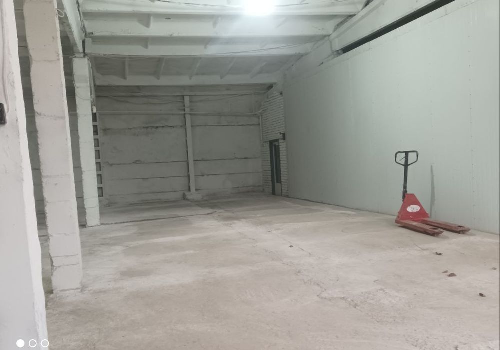 Продаётся нежилой участок 1,2 гектара со складом.