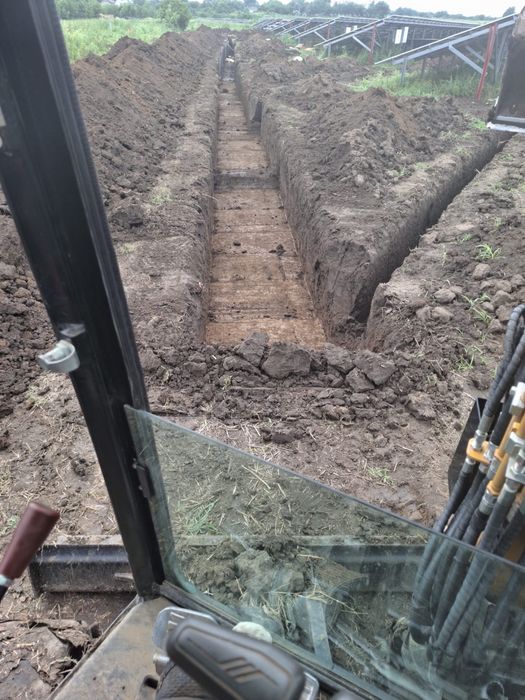 Sapaturi mecanizate inchiriez fundati drenaje  pluviale  piscine canalizari relete de apa gaz curent