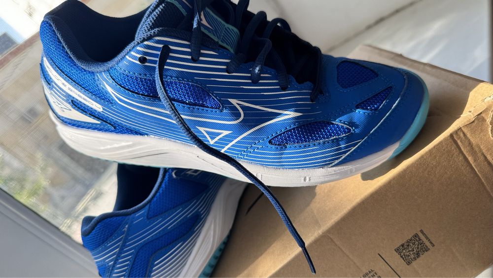 Волейбольные кроссовки