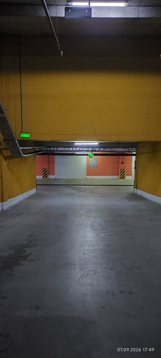 Паркинг в районе Ботанического сада