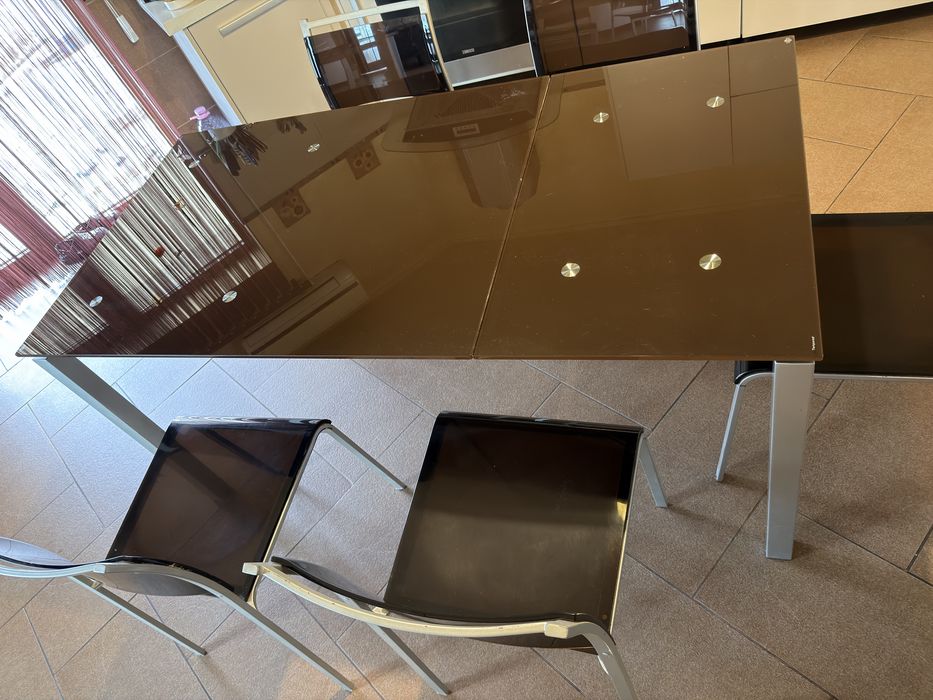 Masa de dining extensibila