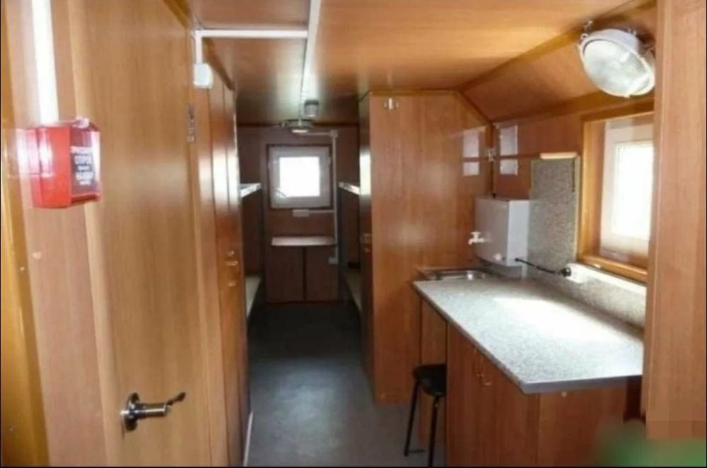 Контейнер, утепленный вагончик на колесах