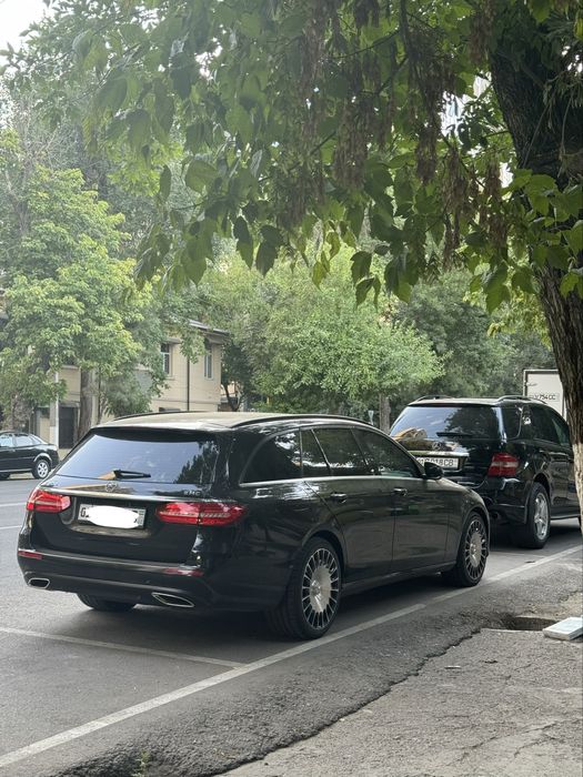 Srochno sotiladi Mercedes w213 universal kuzov, tozza kraska