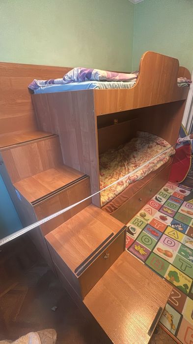 Двухъярусная кровать