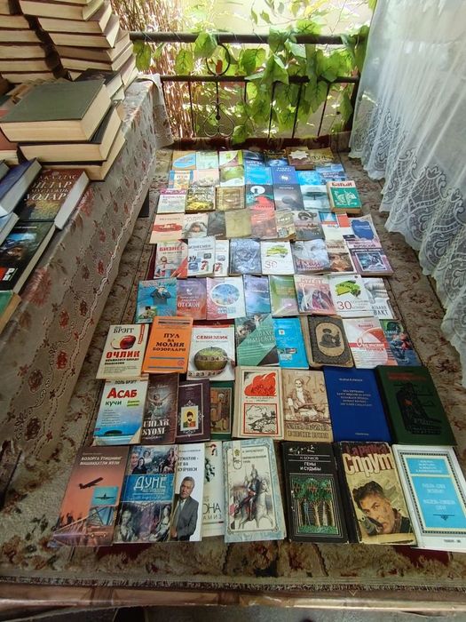 Продаются книга,есть коллекционные,хорошое состояние
