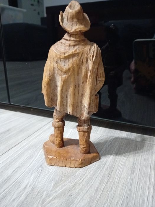 Sculptura veche  lemn