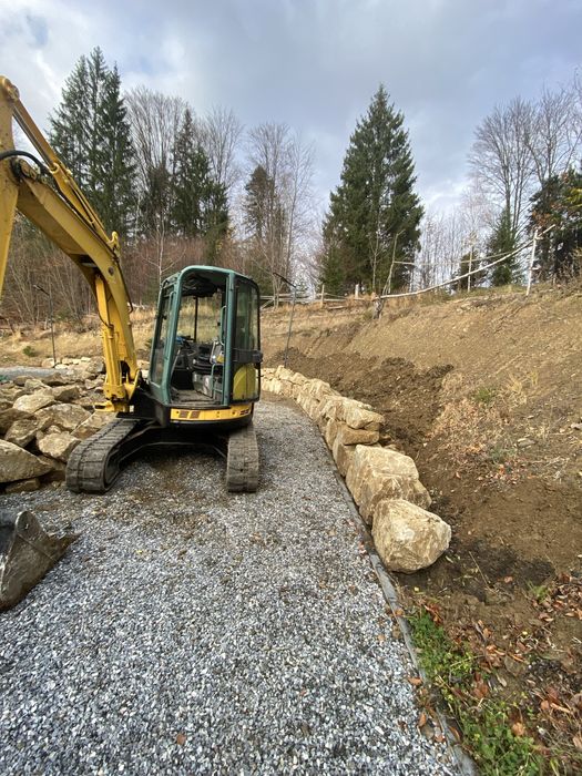 Inchiriez excavatoare de 5tone 13 tone si 22tone cu operator