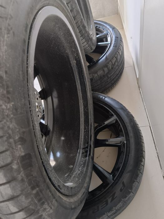 Продам Резина на BMW(PiReLLi)