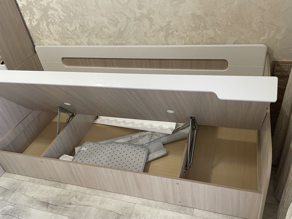 Продам комплект мебели