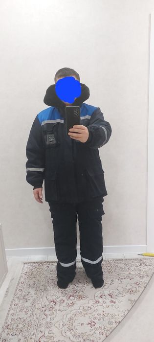 Продаю зимнию спец одежду