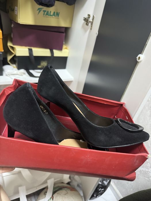 Продам туфли замша