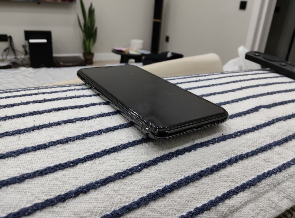 Iphone x 64gb icloud lock