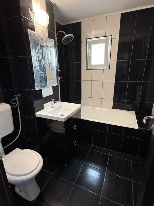 Apartament cu 3 camere de inchiriat