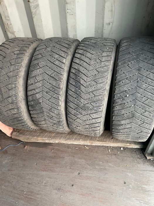 Резина зимняя б/у