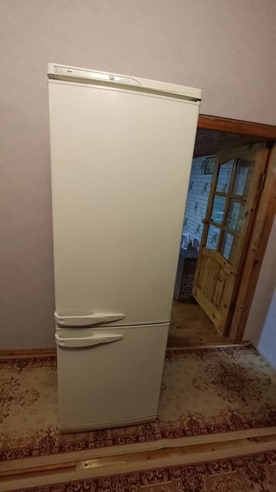 Продам холодильник Stinol