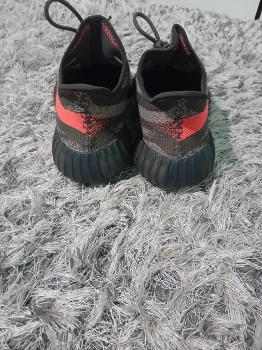 Yeezy 350 Carbon Beluga