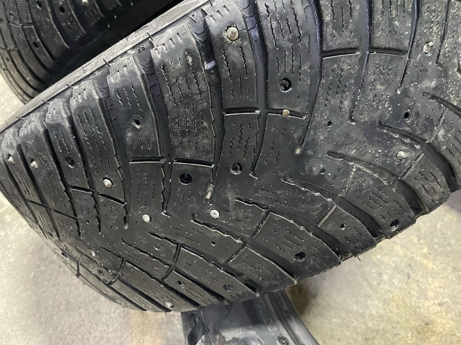 Продам зимние шины б/у