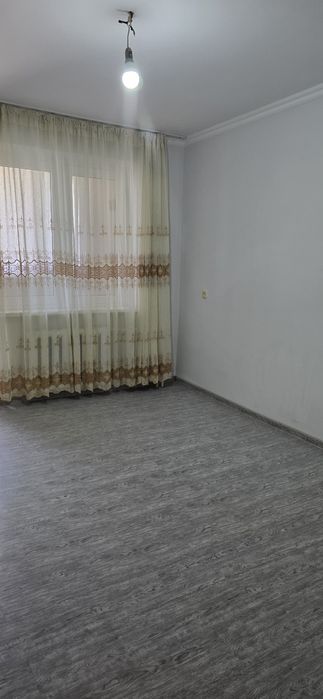 ПРОДАЁТСЯ  2х комнатная  квартира. Второй этаж. Ориентир  Моника