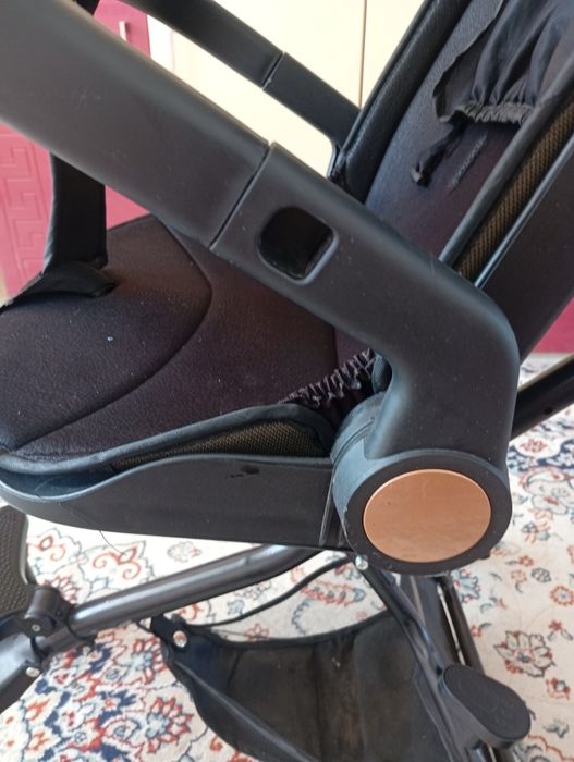 Срочно продам колясочку