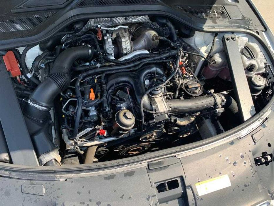 Dezmembrez Audi A8 4H/Bara/Oglinda/Far/Stop/Haion/Parbriz/Usa/Geam