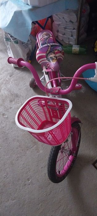 Продам детский велосипед на 6-9л +подарок мотик